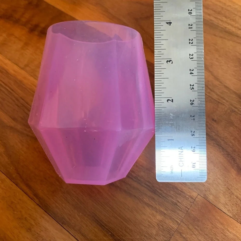 Diamond silicone wine glass, new